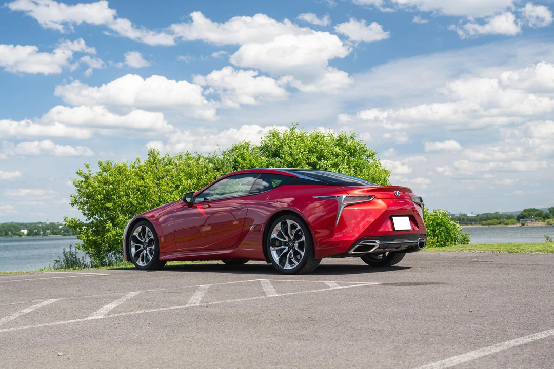 2021 Lexus LC - Image 16 of 31