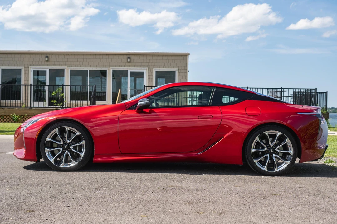 2021 Lexus LC - Image 13 of 31