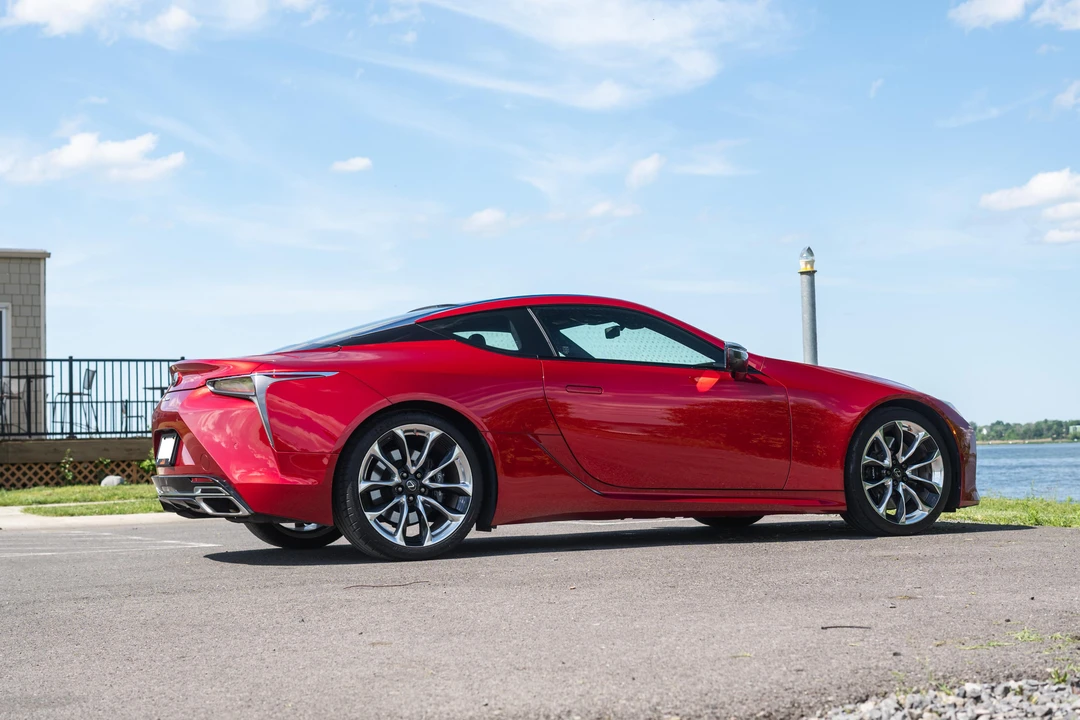 2021 Lexus LC - Image 24 of 31