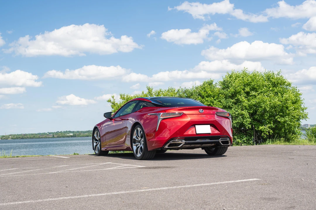 2021 Lexus LC - Image 17 of 31