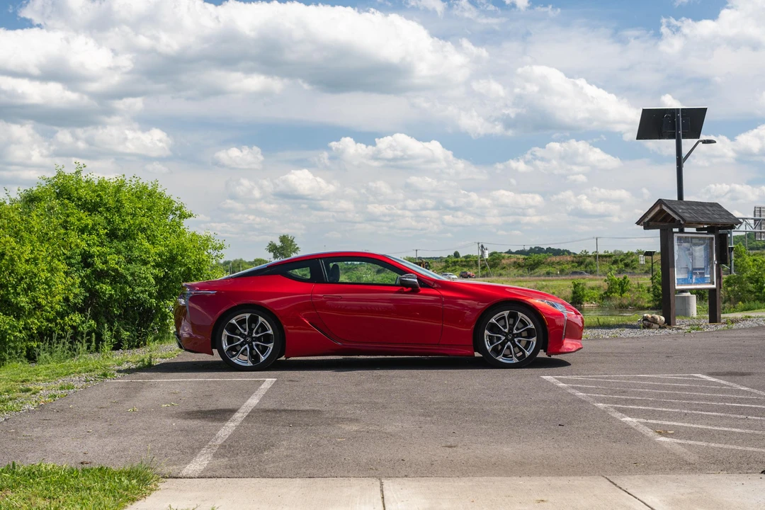 2021 Lexus LC - Image 25 of 31