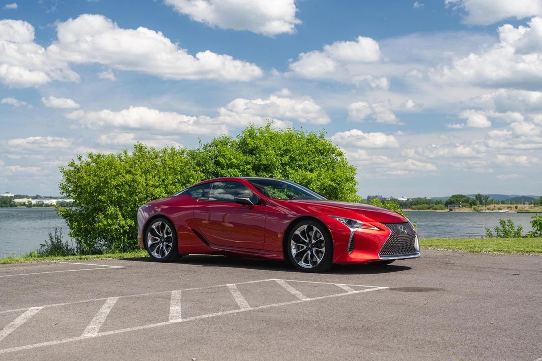 2021 Lexus LC - Image 28 of 31