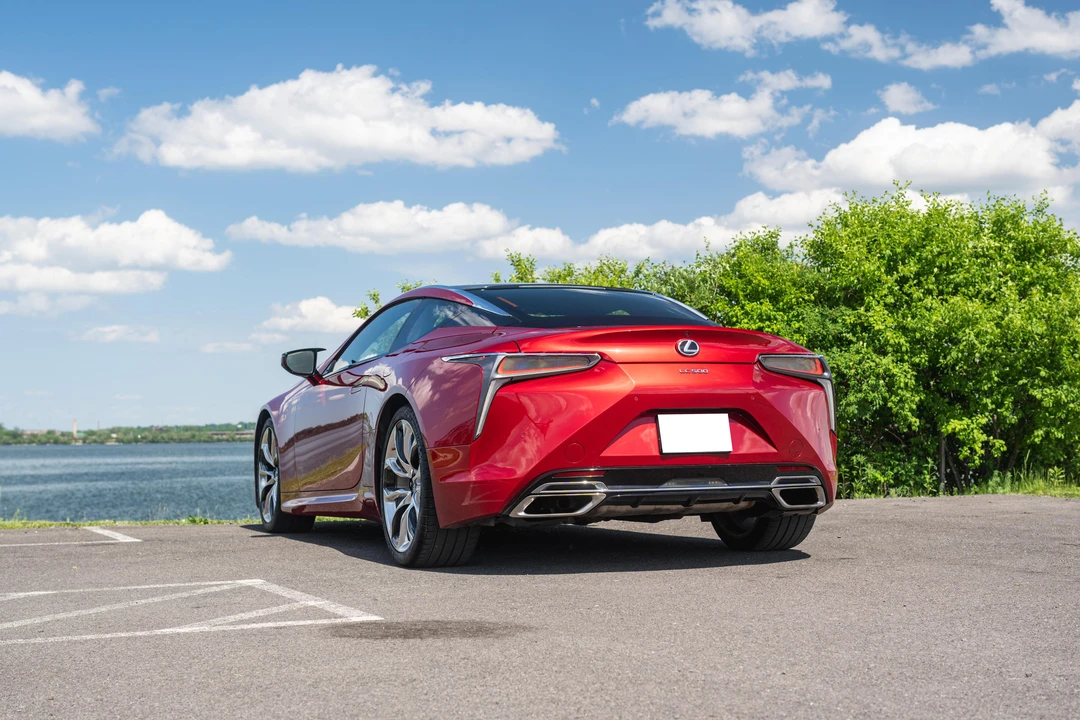 2021 Lexus LC - Image 18 of 31