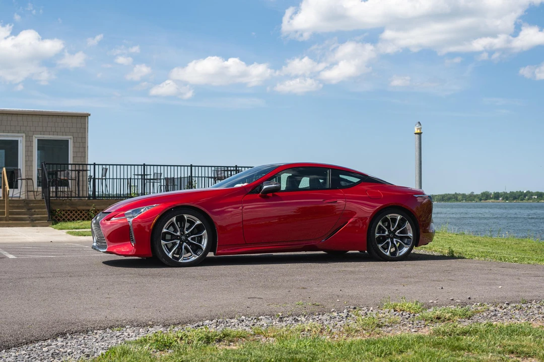 2021 Lexus LC - Image 11 of 31