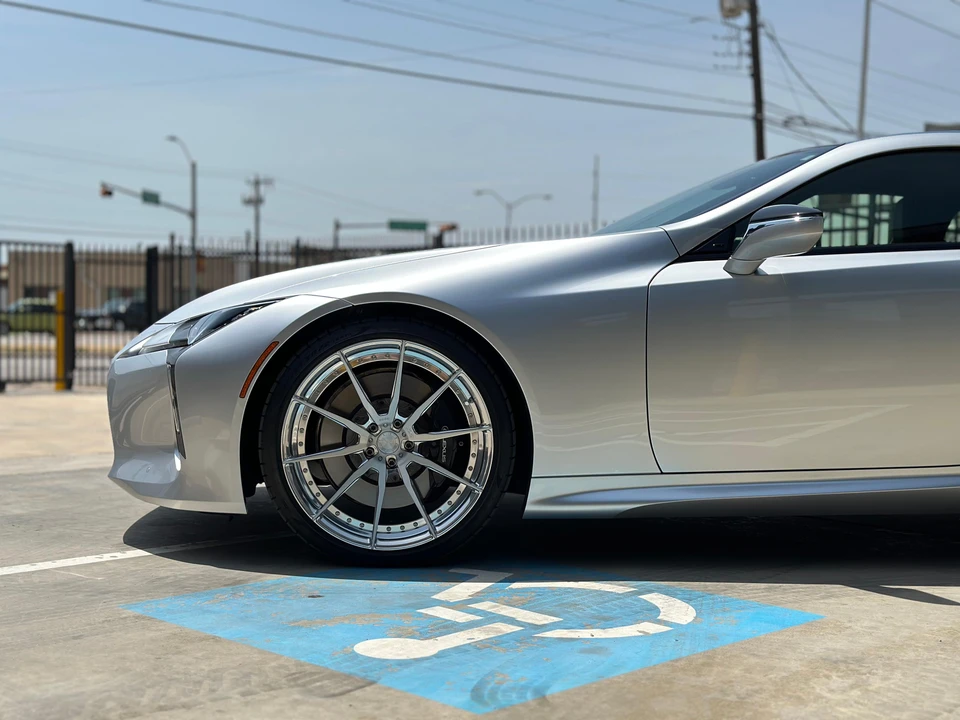 2021 Lexus LC - Image 20 of 31