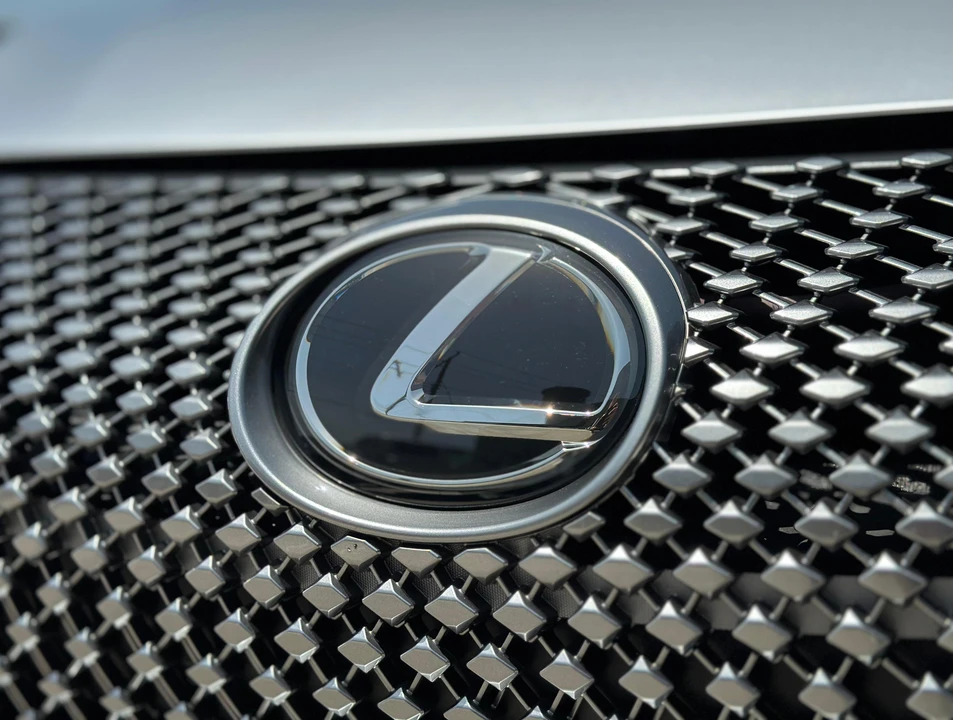 2021 Lexus LC - Image 15 of 31