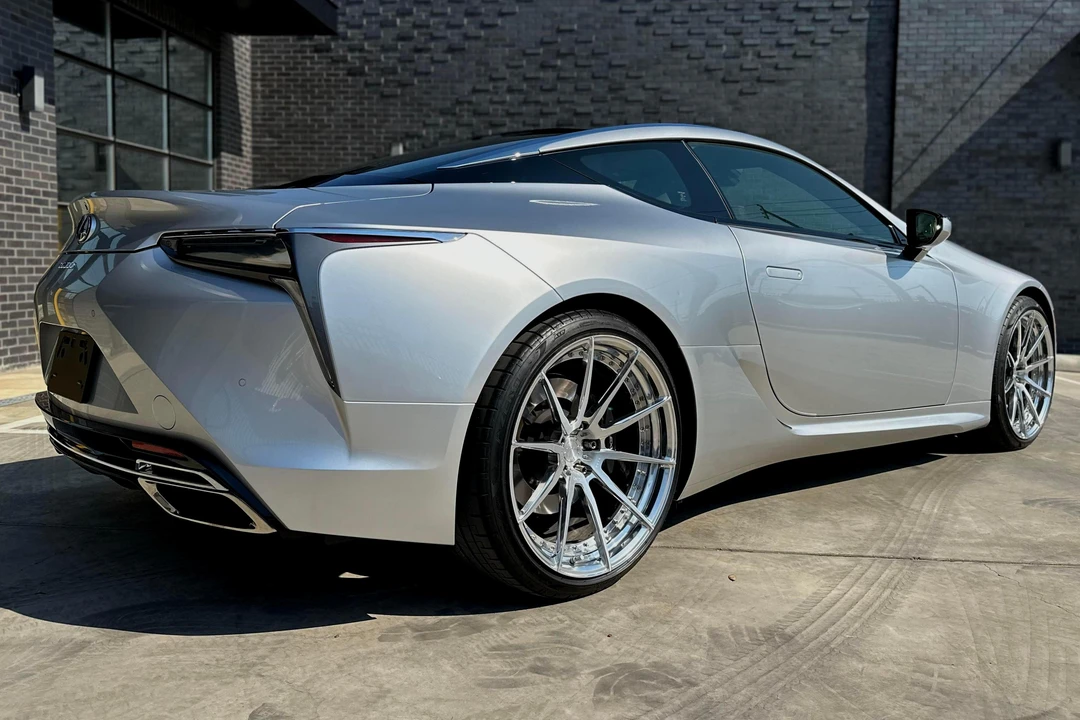 2021 Lexus LC - Image 4 of 31