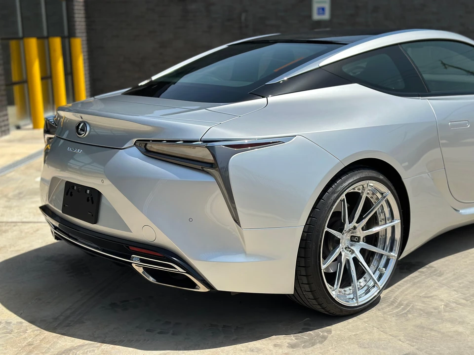 2021 Lexus LC - Image 30 of 31