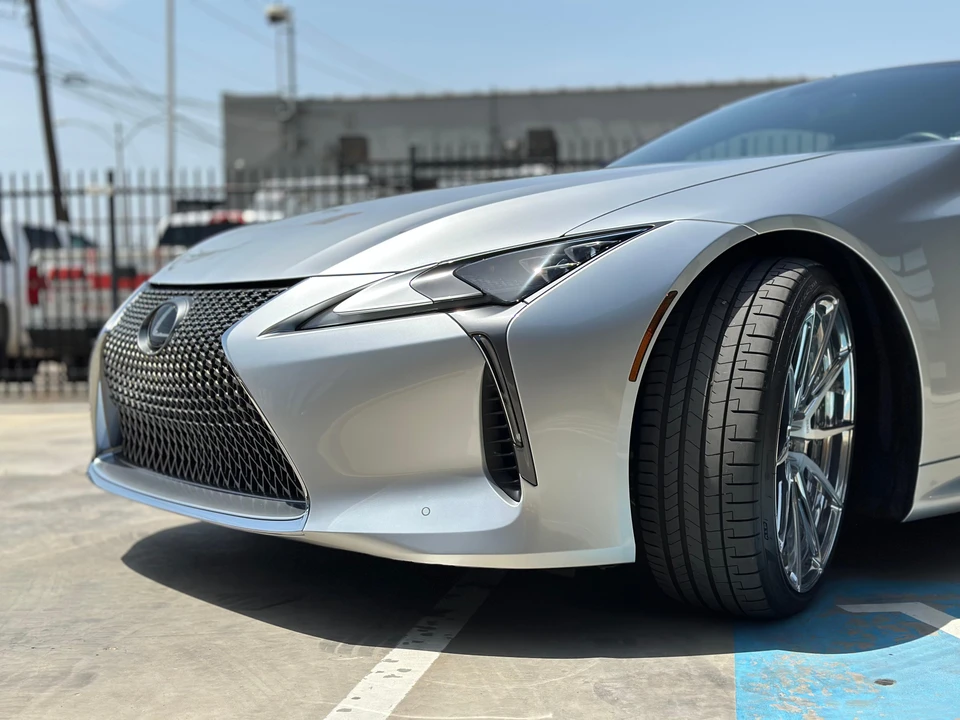 2021 Lexus LC - Image 17 of 31