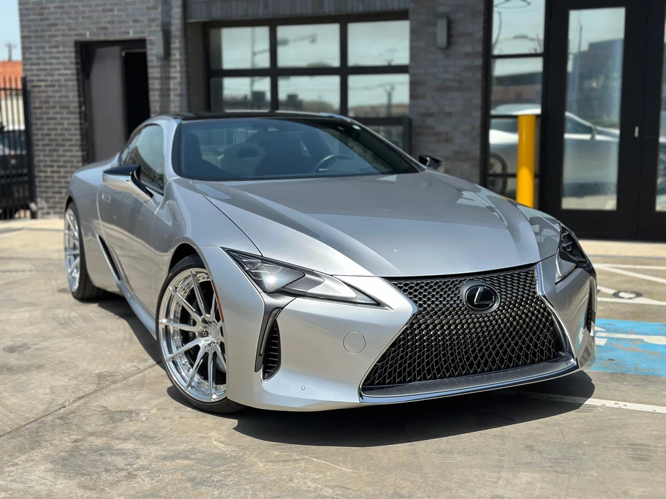 2021 Lexus LC - Image 13 of 31