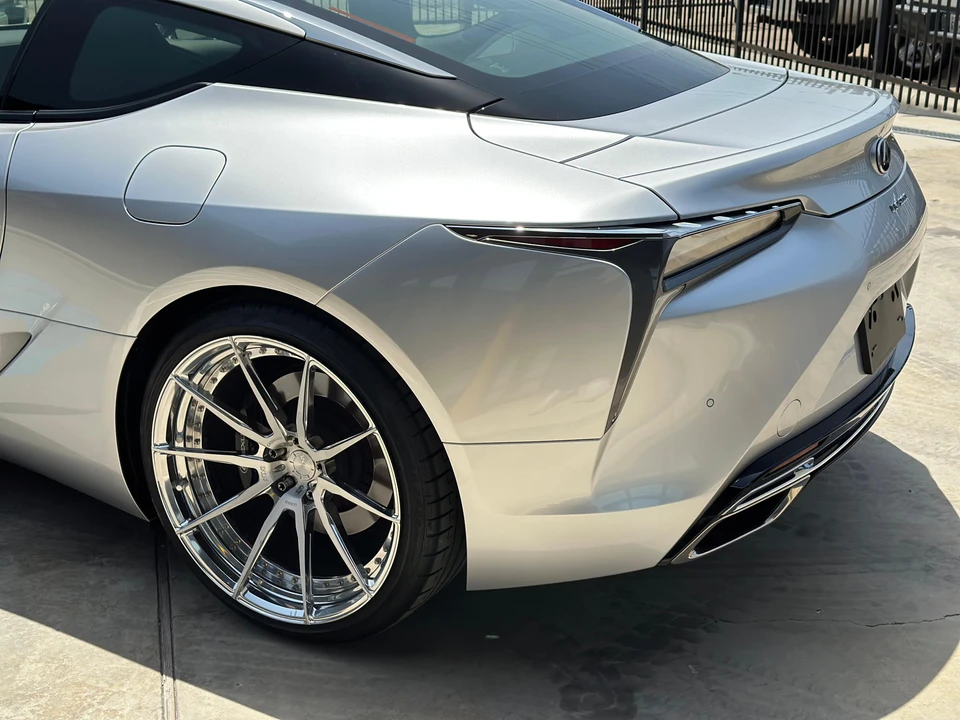 2021 Lexus LC - Image 25 of 31