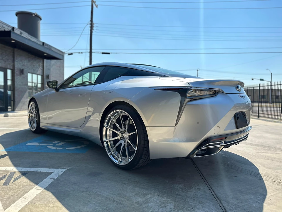 2021 Lexus LC - Image 9 of 31