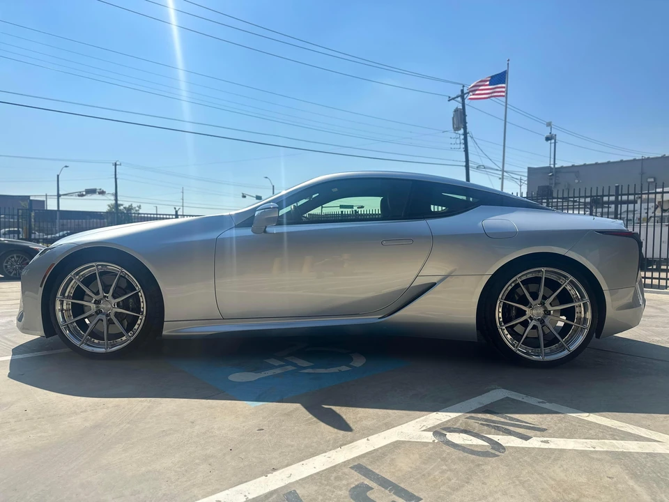 2021 Lexus LC - Image 8 of 31