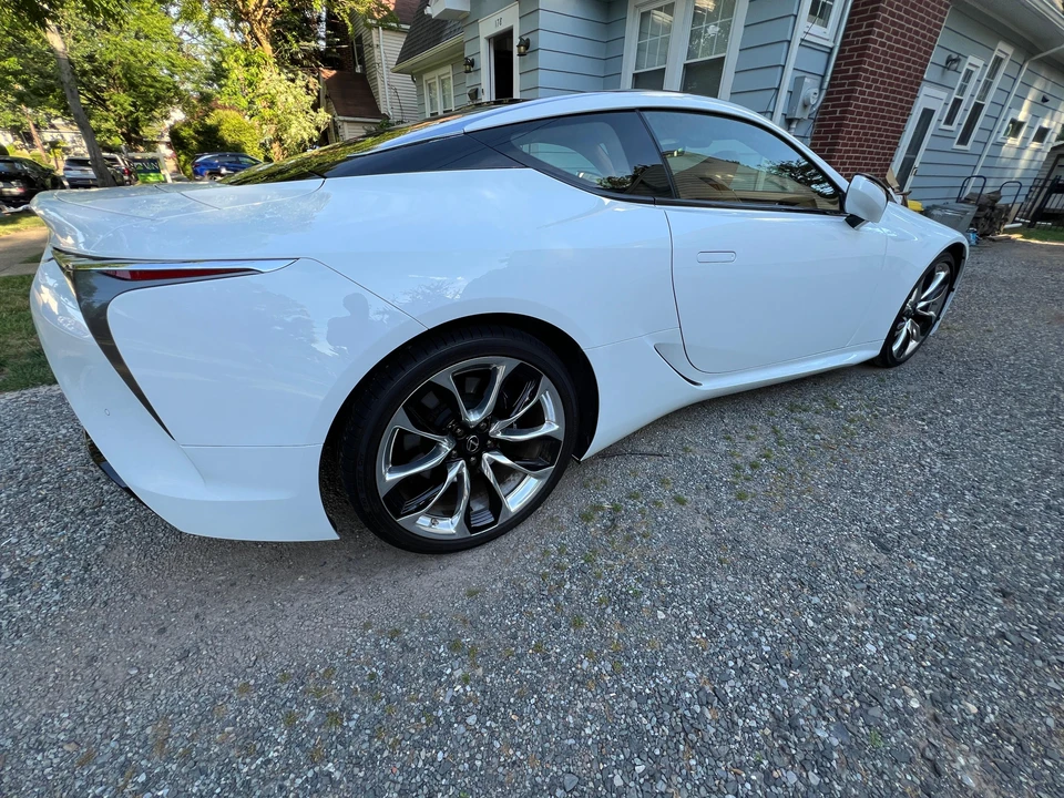 2021 Lexus LC - Image 14 of 31