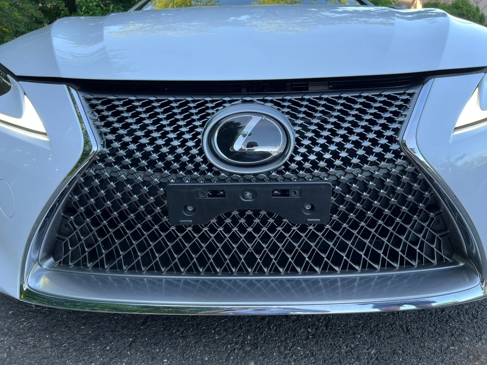 2021 Lexus LC - Image 25 of 31