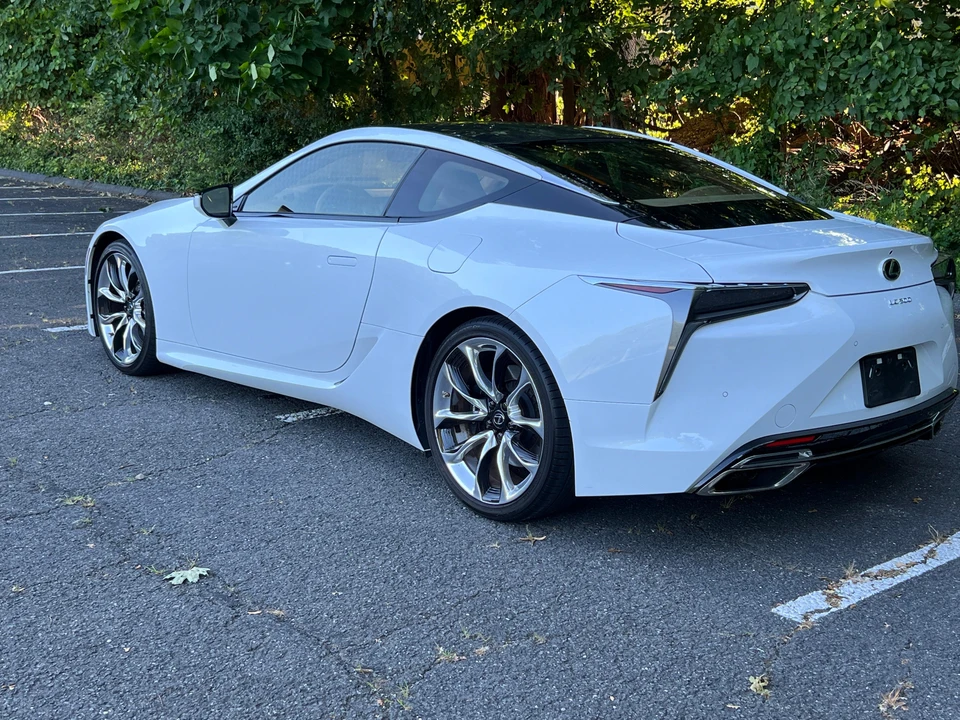 2021 Lexus LC - Image 10 of 31