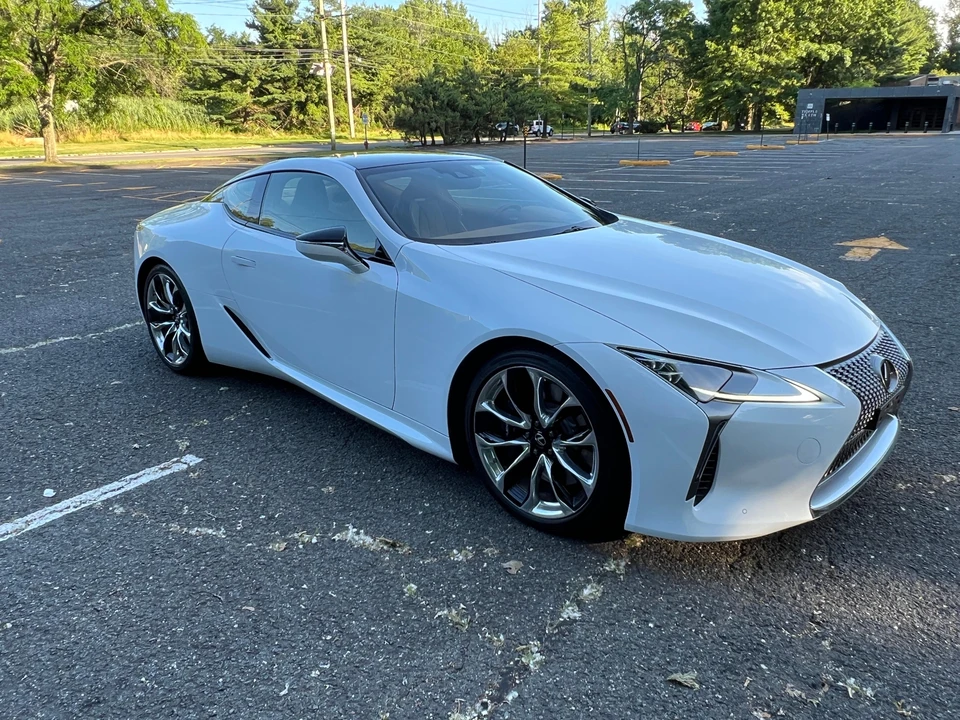 2021 Lexus LC - Image 17 of 31