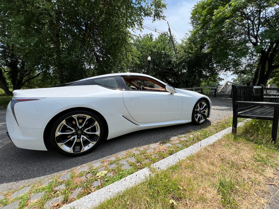 2021 Lexus LC - Image 15 of 31