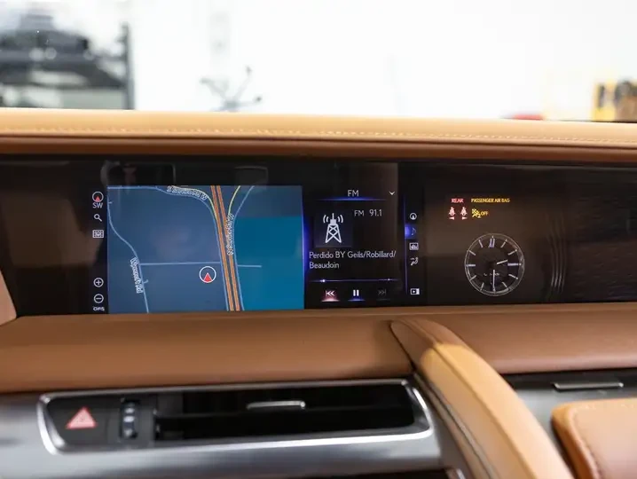 2021 Lexus LC - Image 18 of 20