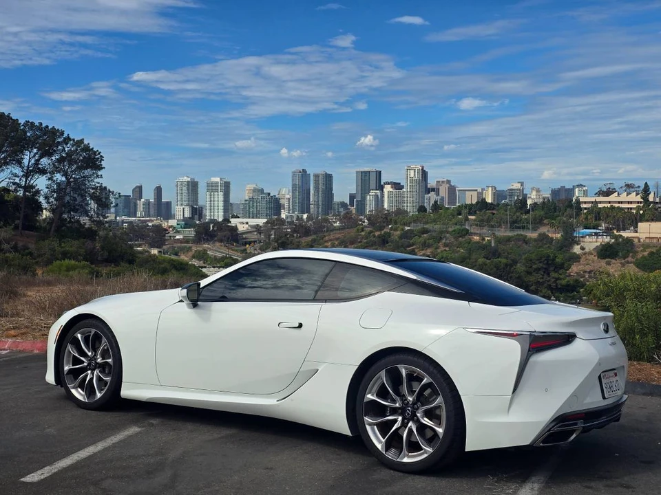 2021 Lexus LC - Image 5 of 12