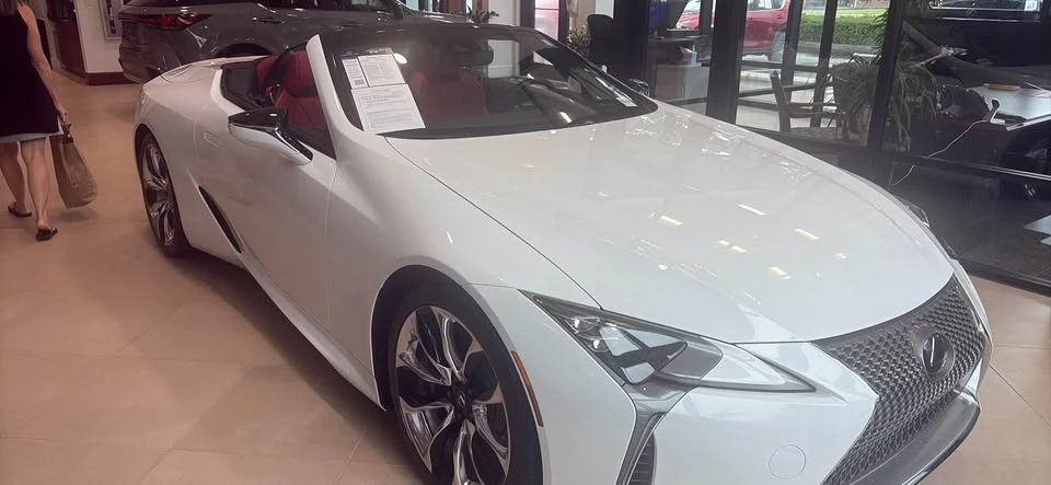 2021 Lexus LC - Image 3 of 6