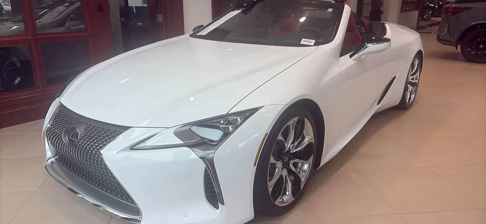 2021 Lexus LC - Image 2 of 6