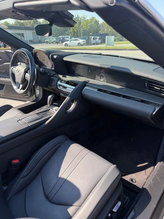 2021 Lexus LC - Image 11 of 14