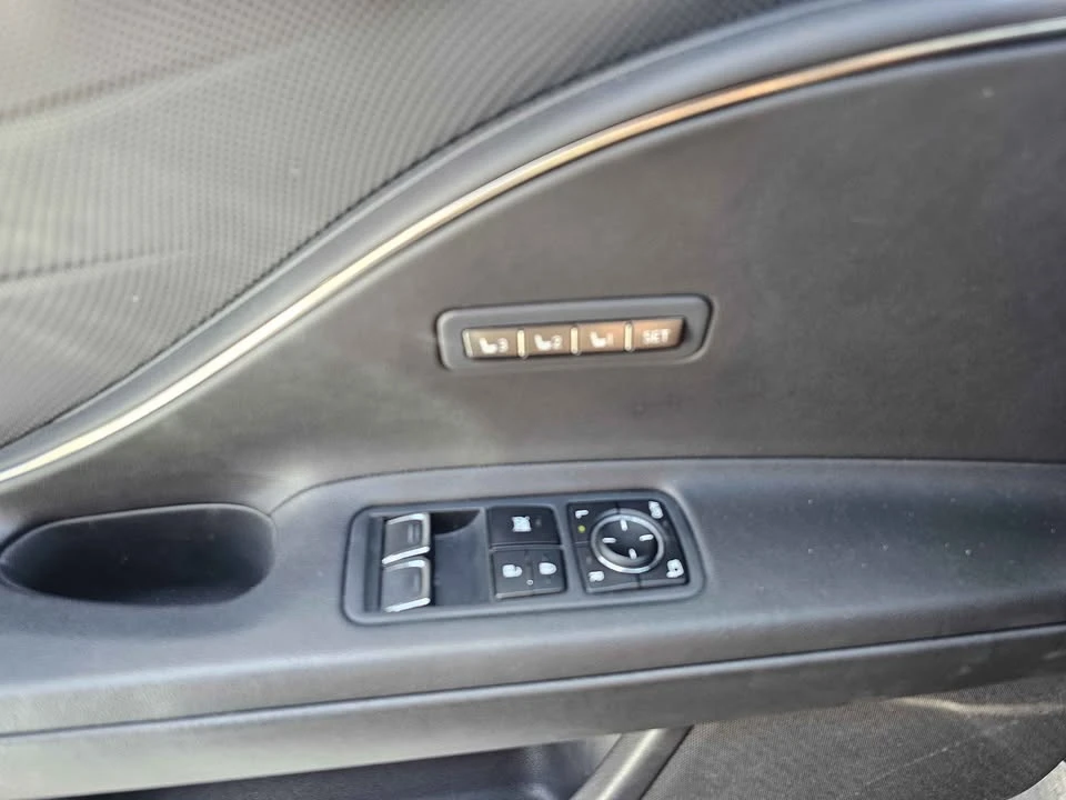 2021 Lexus LC - Image 9 of 11