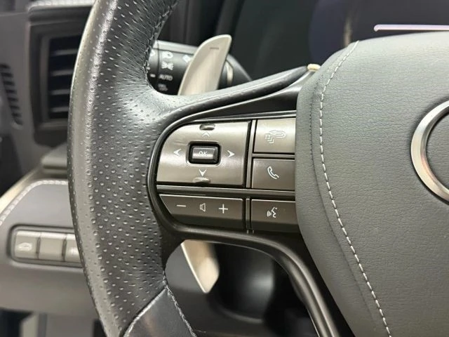 2021 Lexus LC - Image 17 of 21