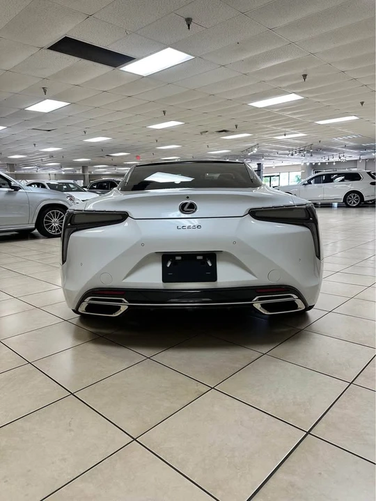 2021 Lexus LC - Image 10 of 12