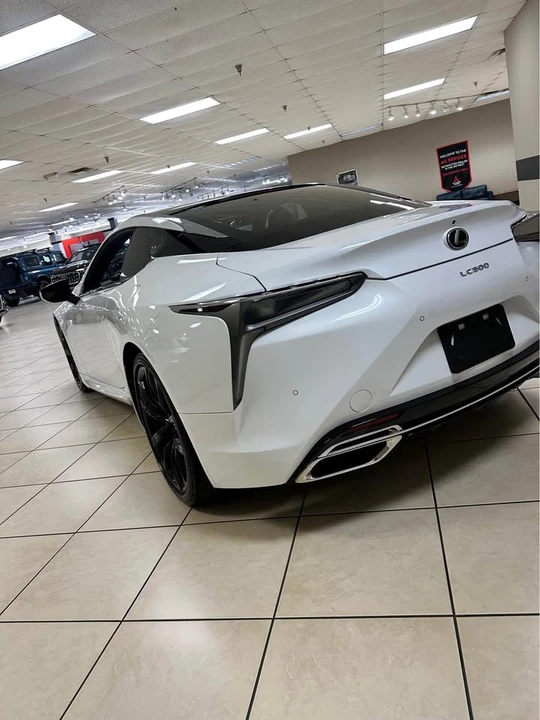 2021 Lexus LC - Image 11 of 12