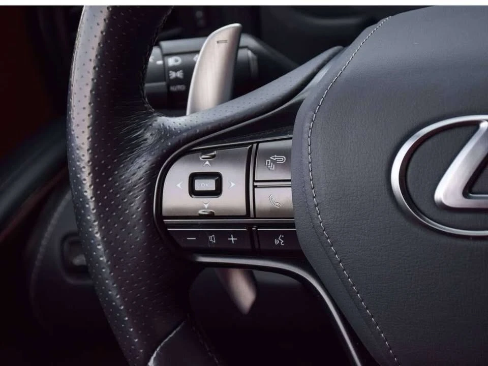 2021 Lexus LC - Image 18 of 20