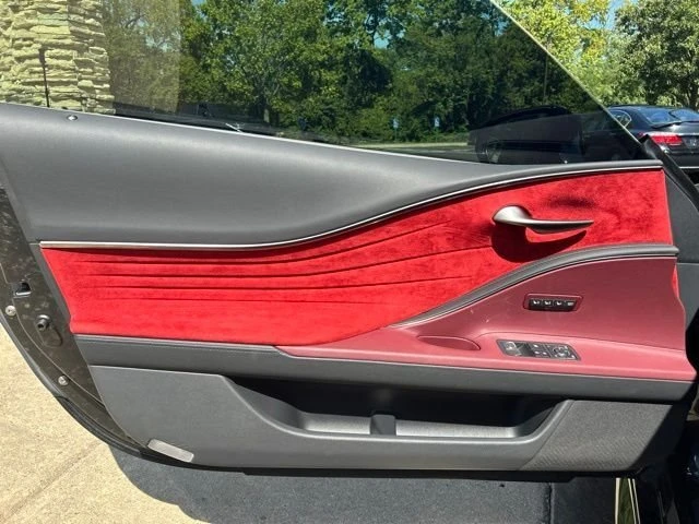 2021 Lexus LC - Image 10 of 19