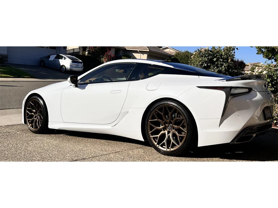 2021 Lexus LC - Image 4 of 10