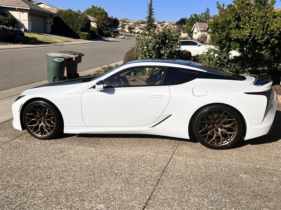 2021 Lexus LC - Image 5 of 10