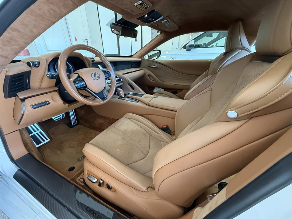 2021 Lexus LC - Image 7 of 10