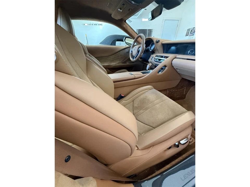 2021 Lexus LC - Image 8 of 10