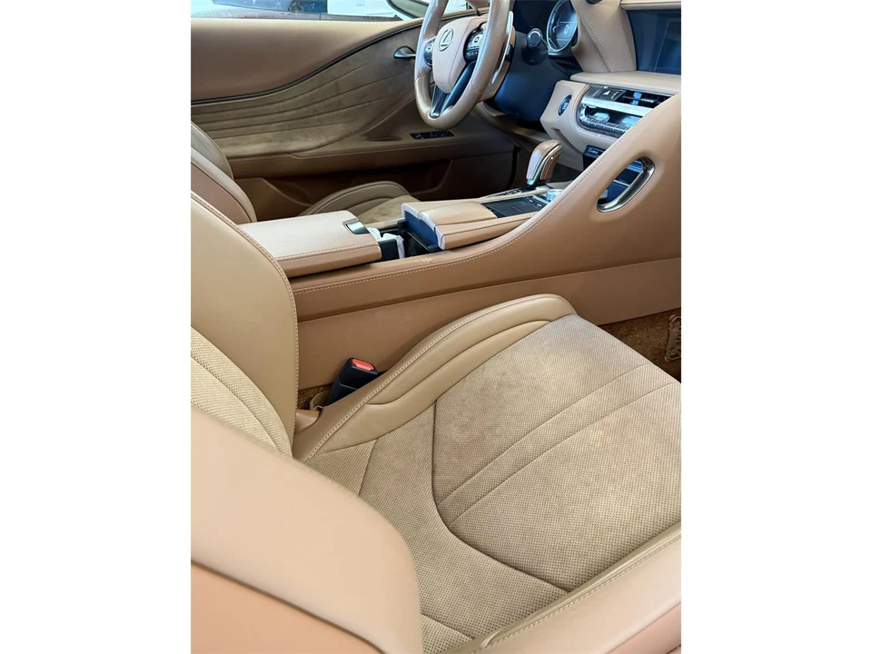2021 Lexus LC - Image 9 of 10