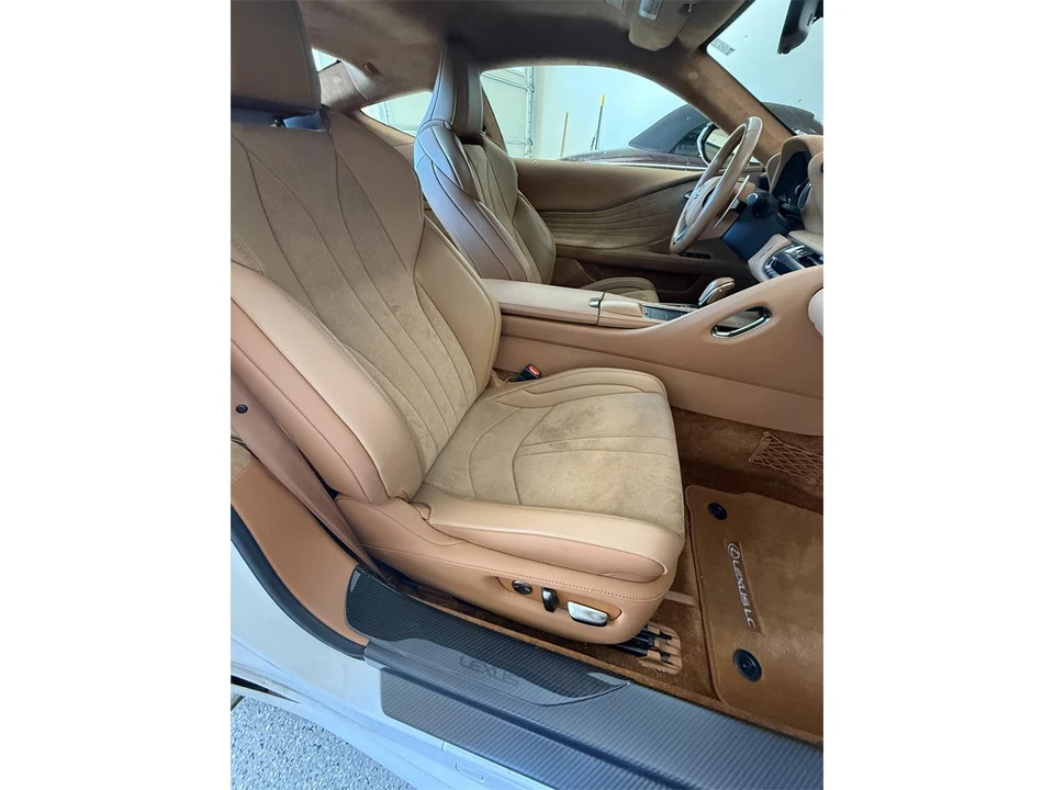 2021 Lexus LC - Image 10 of 10