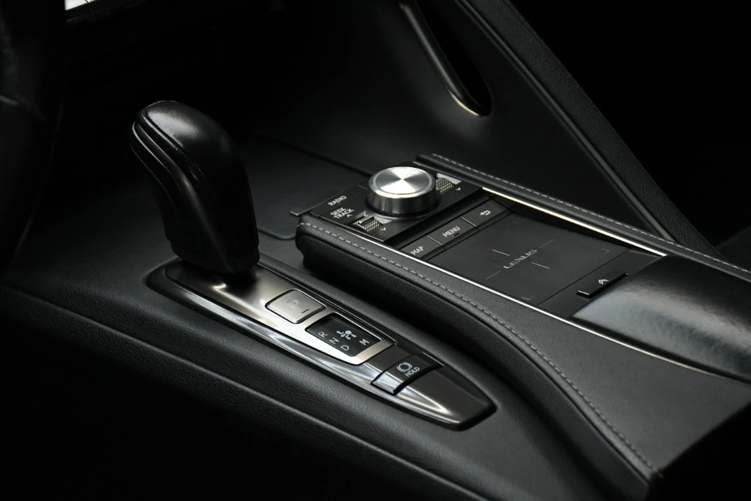 2021 Lexus LC - Image 20 of 21