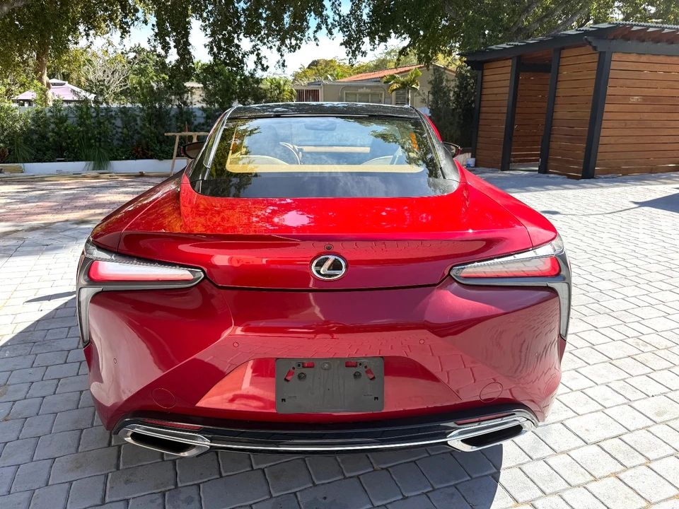 2021 Lexus LC - Image 17 of 21