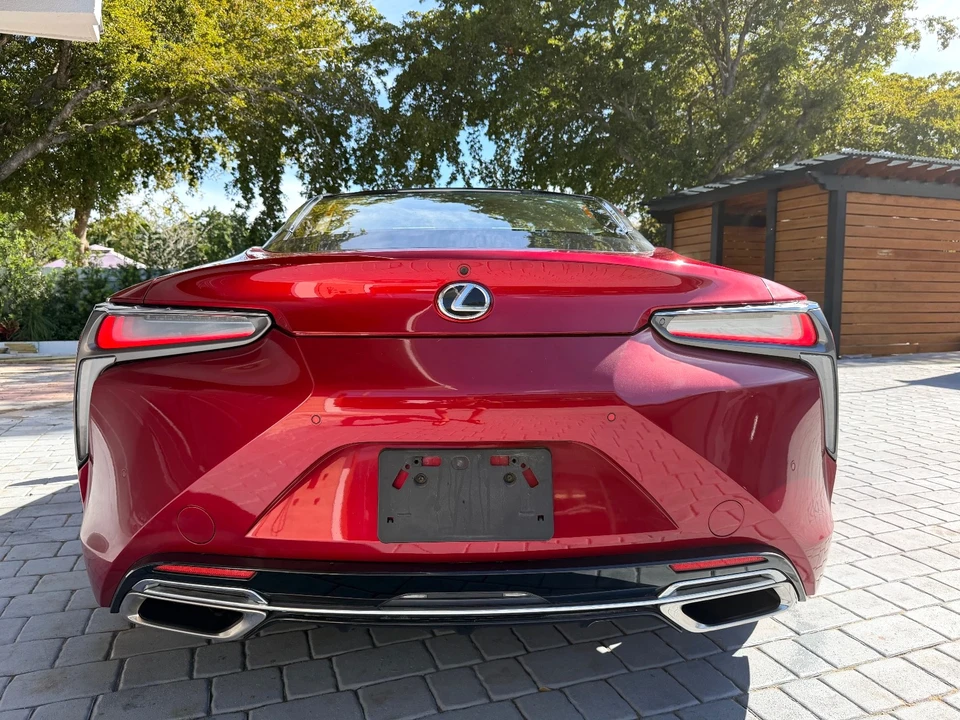 2021 Lexus LC - Image 18 of 21