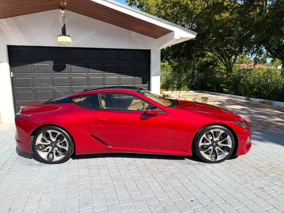 2021 Lexus LC - Image 13 of 21