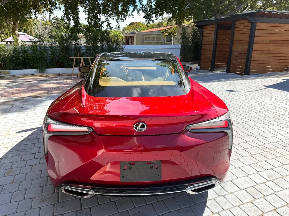 2021 Lexus LC - Image 16 of 21