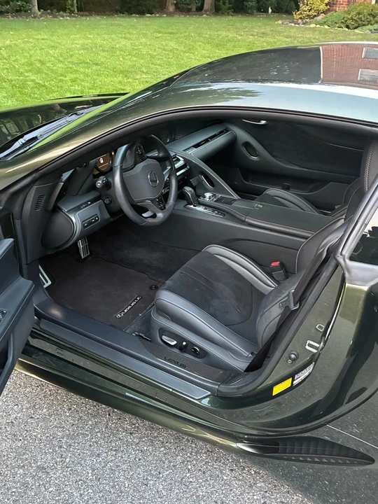 2021 Lexus LC - Image 16 of 21
