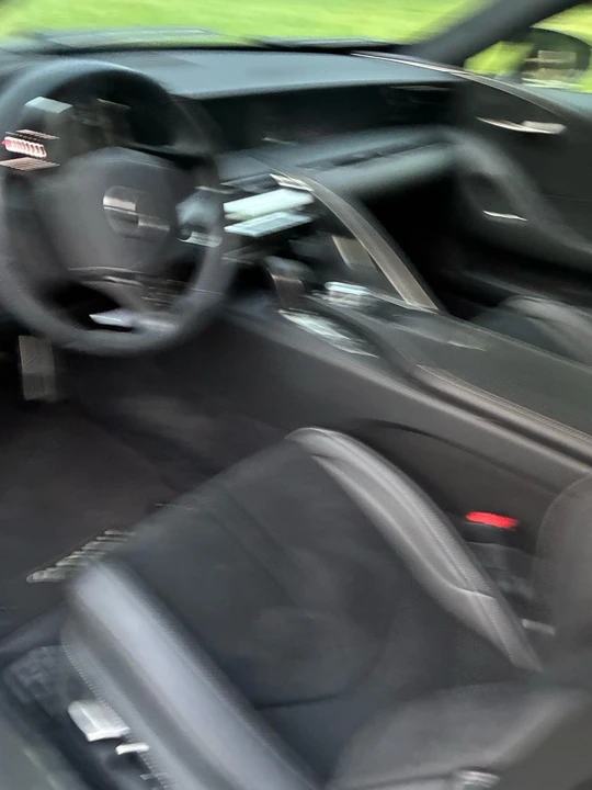 2021 Lexus LC - Image 17 of 21