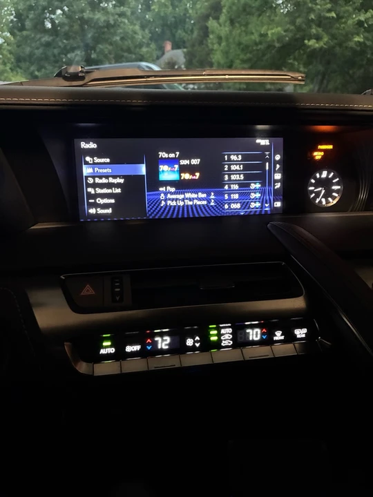 2021 Lexus LC - Image 20 of 21