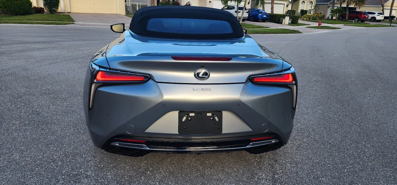 2021 Lexus LC - Image 20 of 31