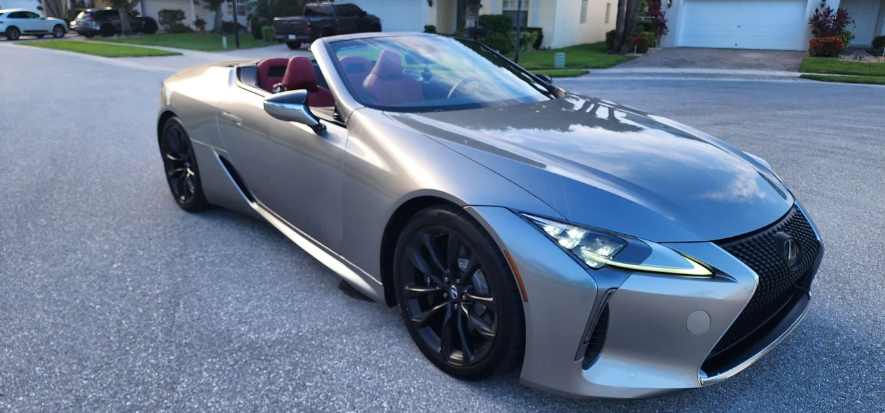 2021 Lexus LC - Image 26 of 31