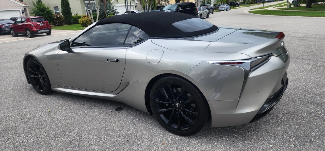 2021 Lexus LC - Image 19 of 31